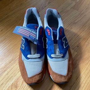Mens New Balance sneakers. Size 9